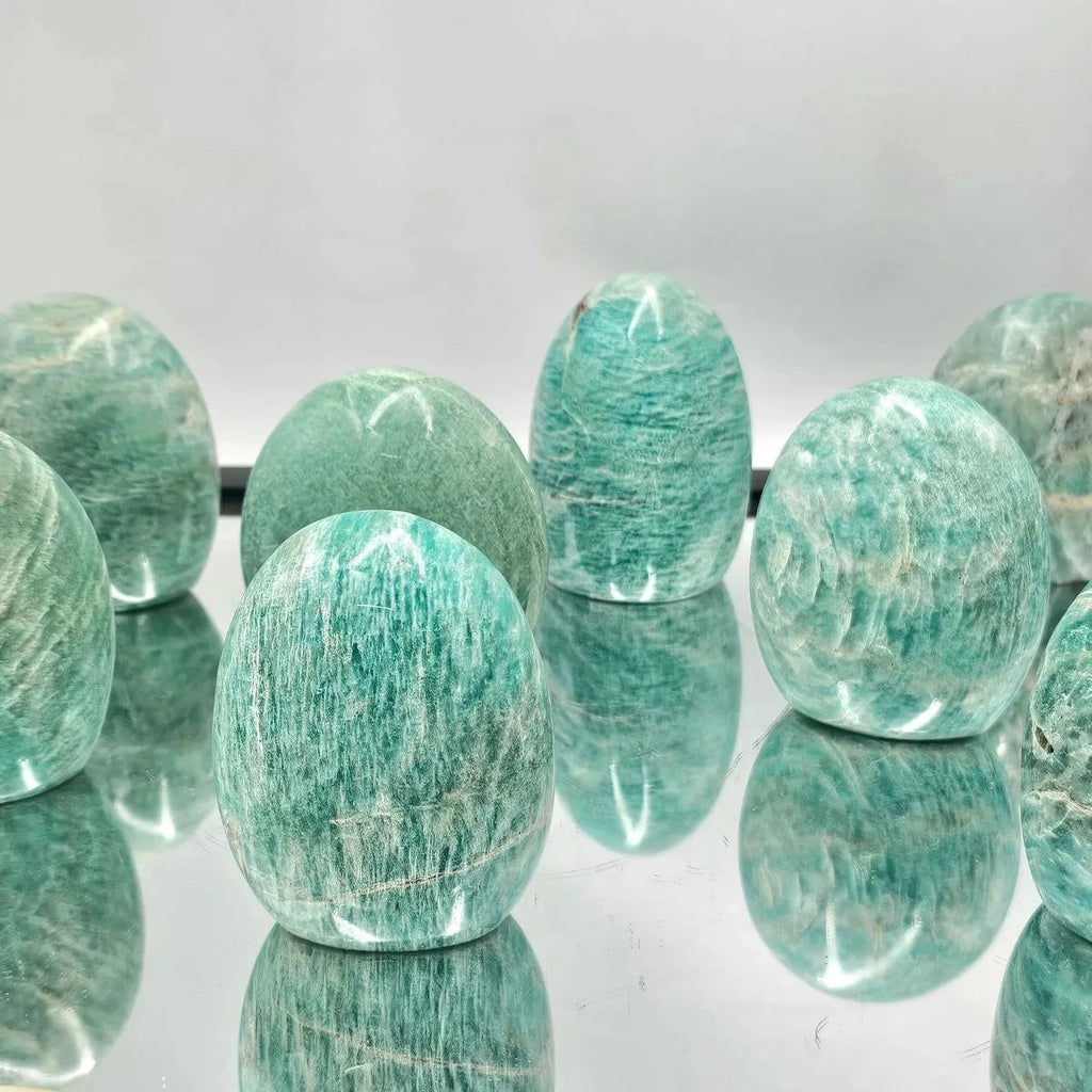 Earth and Elements Jewellery

https://www.earthandelements.co.uk › products › large-amazonite-crystal-freeforms-400-500g