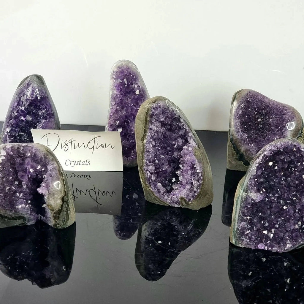 Earth and Elements Jewellery

https://www.earthandelements.co.uk › products › amethyst-geode-a-451-600g