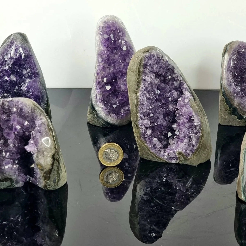 Earth and Elements Jewellery

https://www.earthandelements.co.uk › products › amethyst-geode-a-451-600g