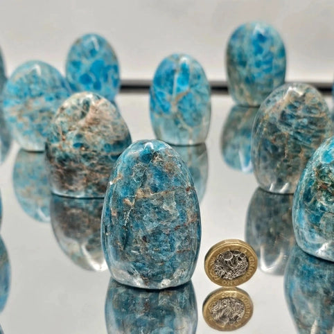 Earth and Elements Jewellery

https://www.earthandelements.co.uk › products › blue-apatite-crystal-natural-stone-150-200g