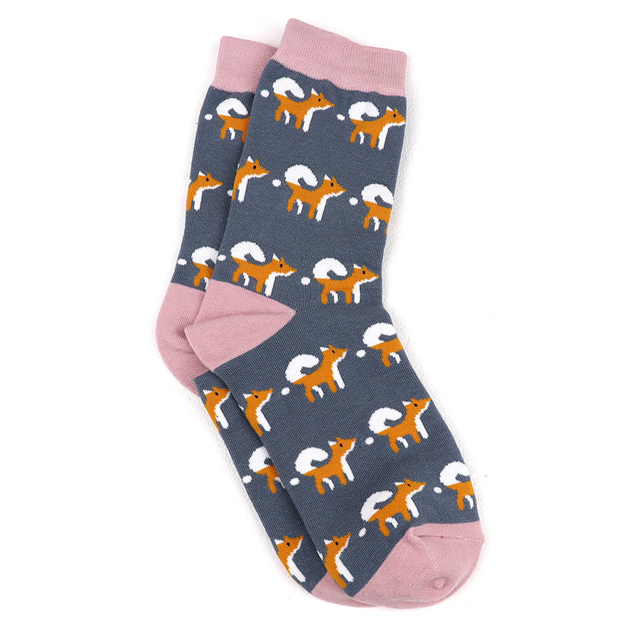 Earth and Elements Jewellery

https://www.earthandelements.co.uk › products › grey-and-pink-fox-themed-organic-cotton-blend-socks