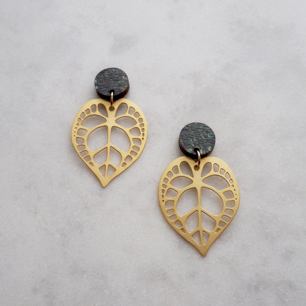 Earth and Elements Jewellery

https://www.earthandelements.co.uk › products › gold-anthurium-drop-earrings