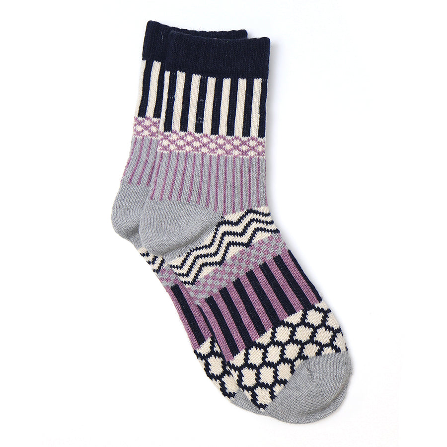 Earth and Elements Jewellery

https://www.earthandelements.co.uk › products › navy-and-lilac-multi-knit-socks