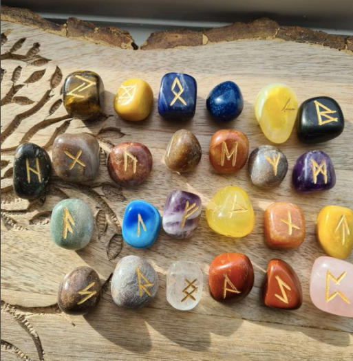 GEMSTONE RUNE SET |Tarot and Medium